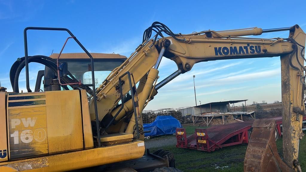Ескаватор Komatsu pw160