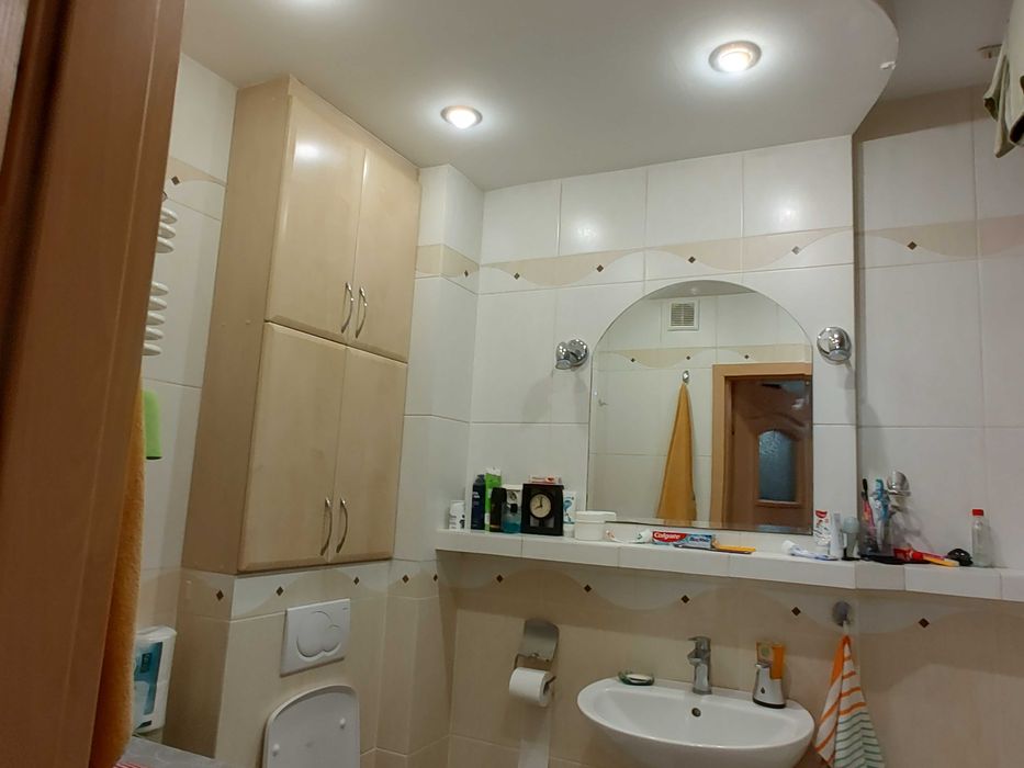 Mieszkanie 2-pok. z oddz. kuchnią, garaż i miejsce postojowe, balkon