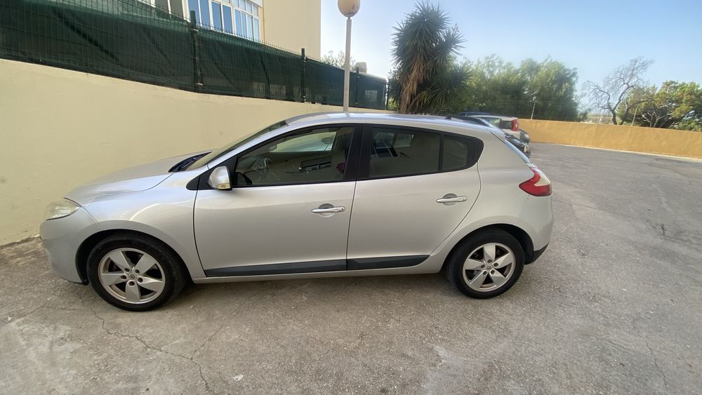 Renault Megane III Hatchback 1.5dCi 90cv 2011