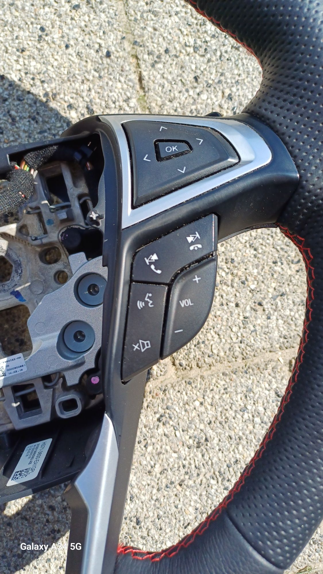 Kierownica skórzana łopatki czerwona nić ford s-max mk2 18r ST