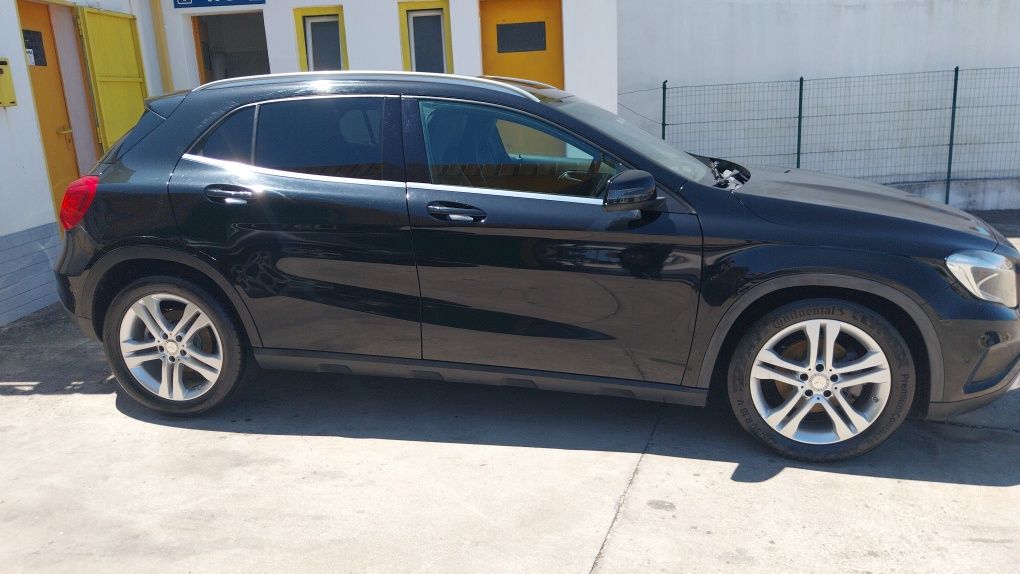 Mercedes GLA 180 Urban 1.5 110cv