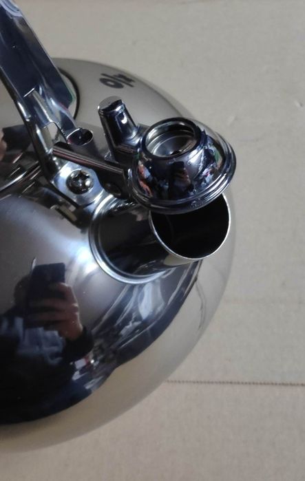 Czajnik metalowy 2,5L połysk