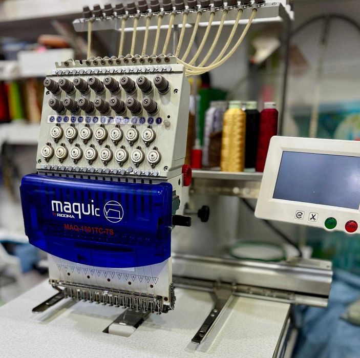 Máquina de bordar Ricoma 1501TC-7S , uma cabeça