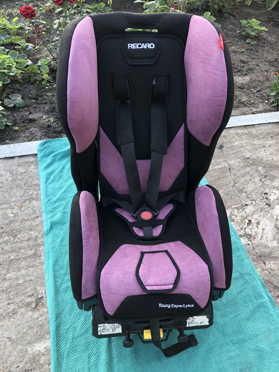 Автокресло Recaro young expert plus. Cистема Isofix