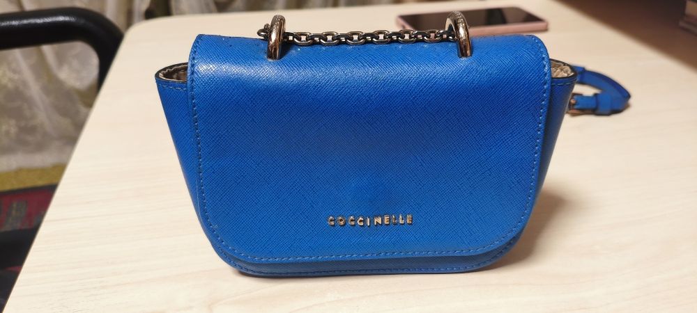 Продам женскую сумочку Coccinelle