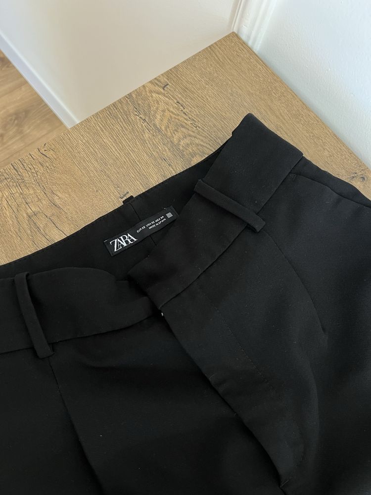 Брюки чорні прямі Zara