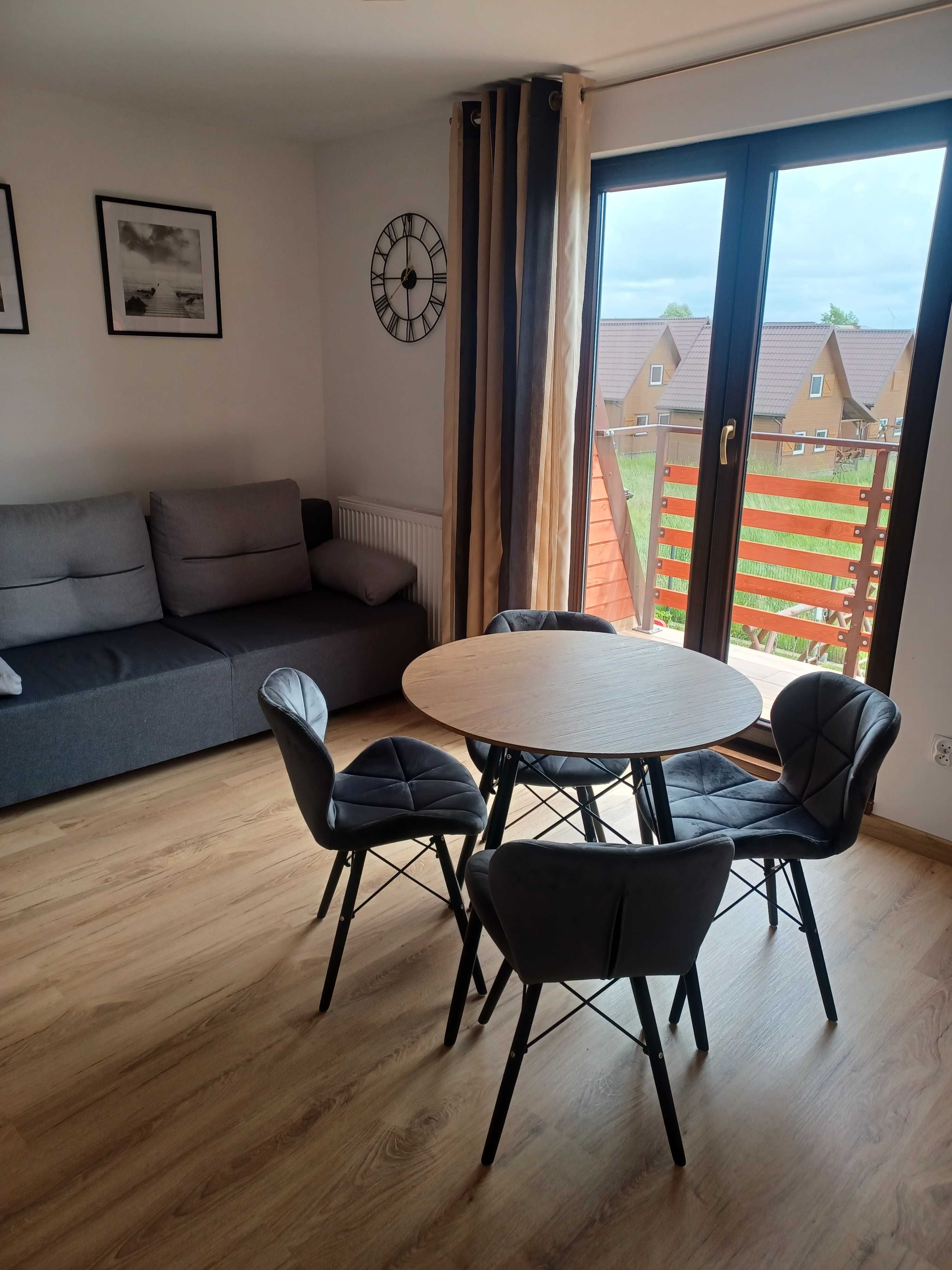 Apartamenty, pokoje ogrzewane nad morzem, mieszkania na doby, Wicie