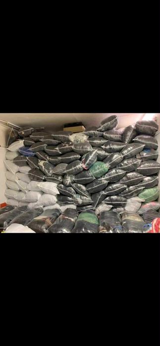 Hurt – Niesort odzieży D2D z Wielkiej Brytanii Palety / Tona / TIR