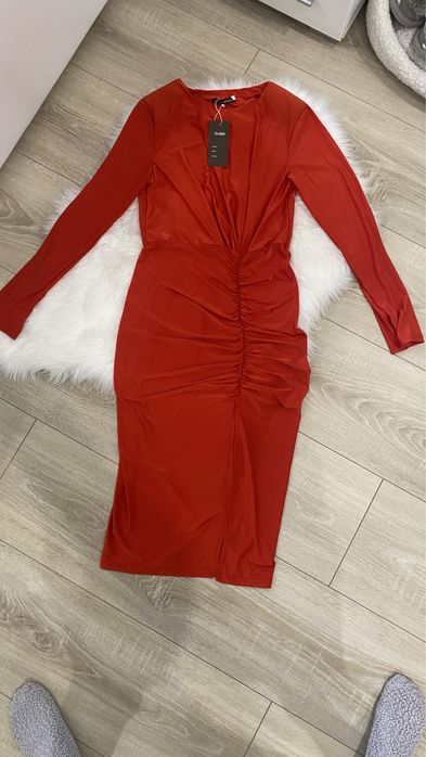 Сукня жіноча червона