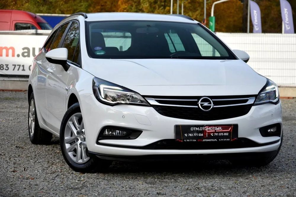 Opel Astra LED Navi. KAMERA  benzyna idealny