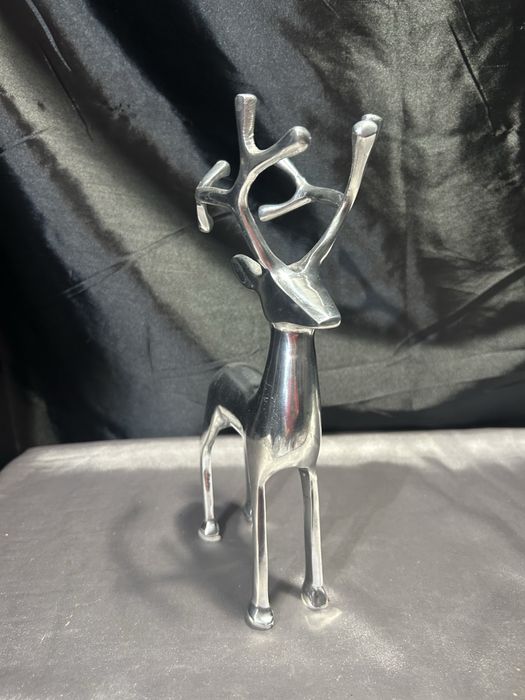 Figurka Jelenia z Metalu Srebrny Kolor, Elegancka Dekoracja