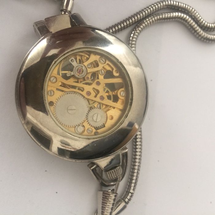 Relógio Vintage com corrente