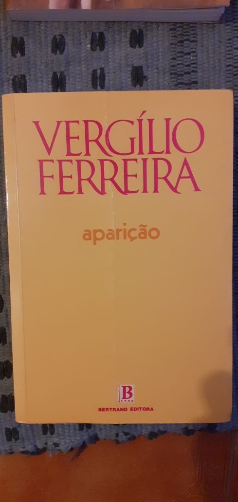 Varios livros entre 3€ e 8€