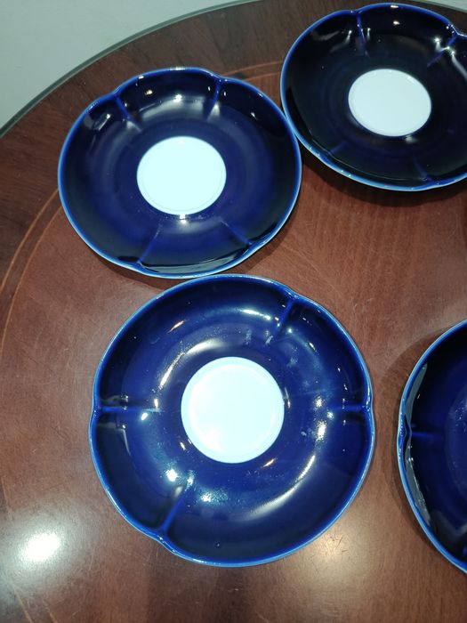 Śliczny stary zestaw pięciu spodków porcelana