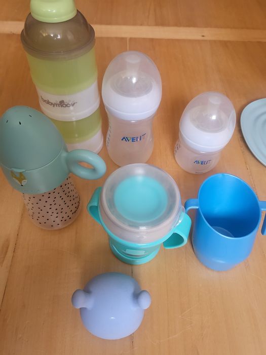 Suszarka na butelki dozownik na mleko, kubek do nauki, gryzak mombella