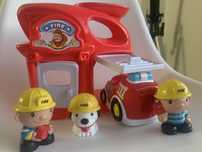 Bombeiros carro e quartel
