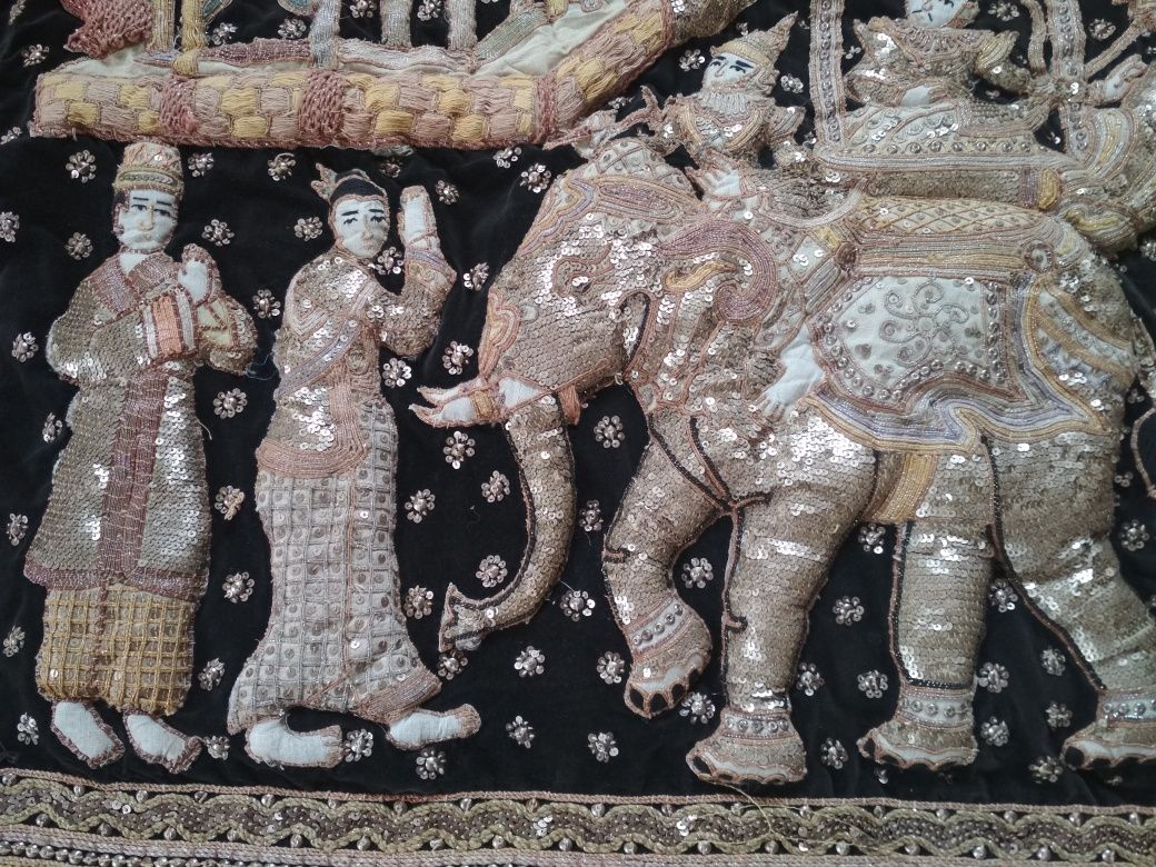 Антиквариат красивое  восточное панно картина. Burma Kalaga.