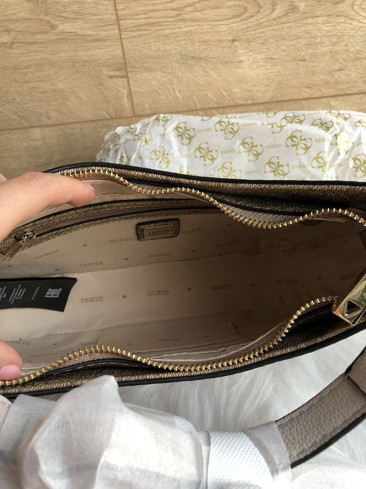 Жіноча сумка guess noelle латте