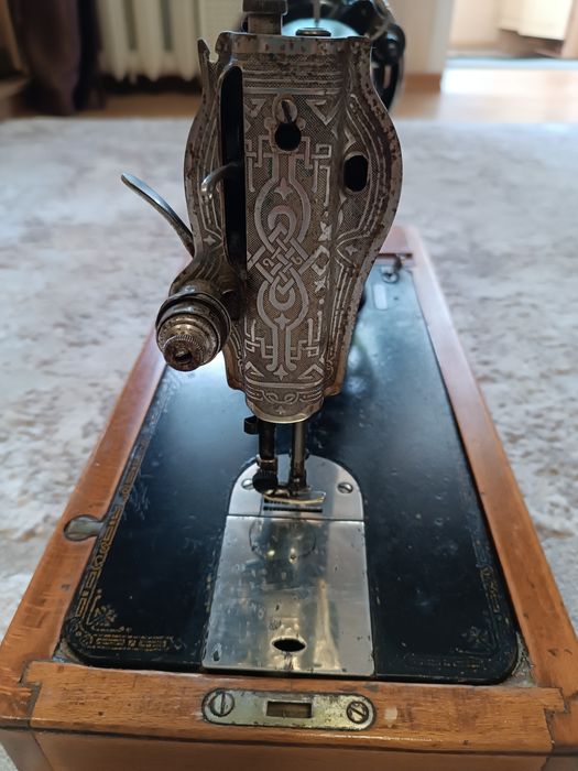 Швейная машинка ПМЗ. Подольский механический завод им. Калинина.