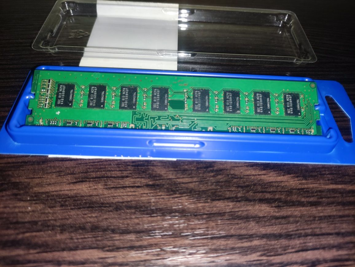 DDR3 2Gb Samsung PC3-8500U-07-10-B0 M378B5673FH0-CF8
