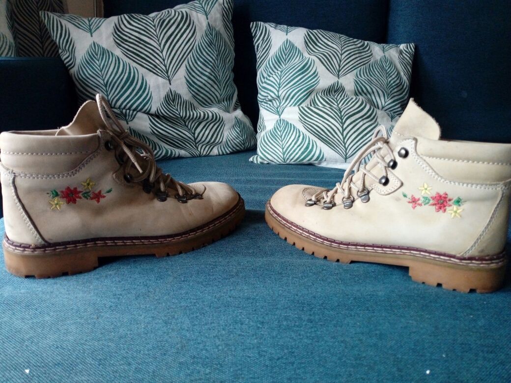 Buty trapery wyszywane kwiaty ludowe 37-38