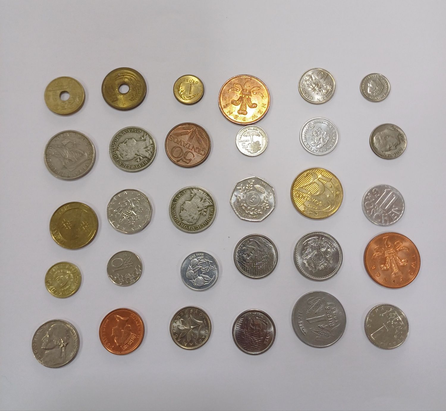 Lote 1 / Conjunto 1 de 30 Moedas Diferentes