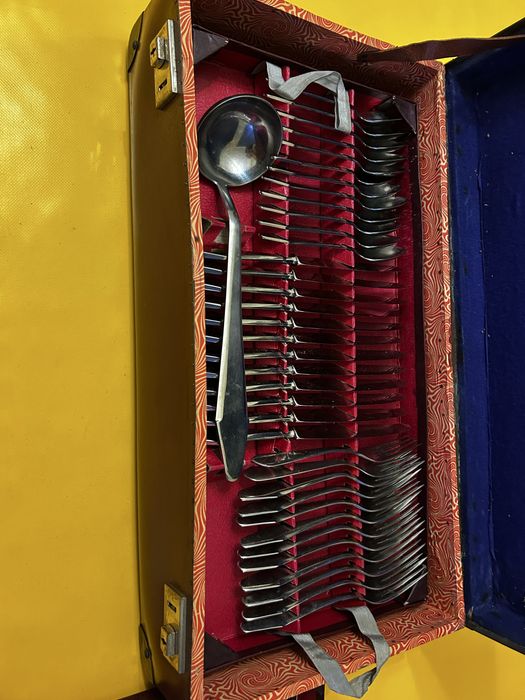 Faqueiro antigo completo com caixa