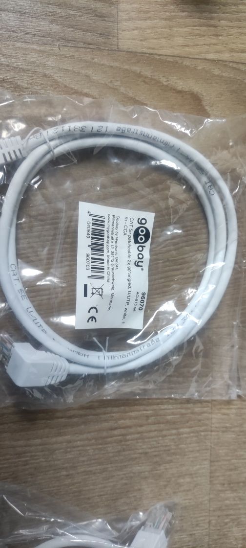 Patchcord kątowy cat. 5E 1 m