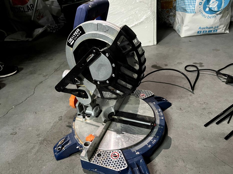 Serra circular como nova