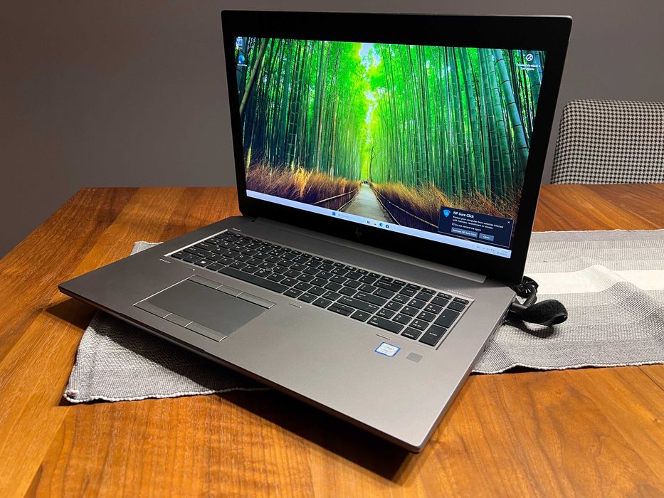 Laptop HP ZBook 17 G5 i7-8750H 32/750 GB P1000 WIN 11 PRO