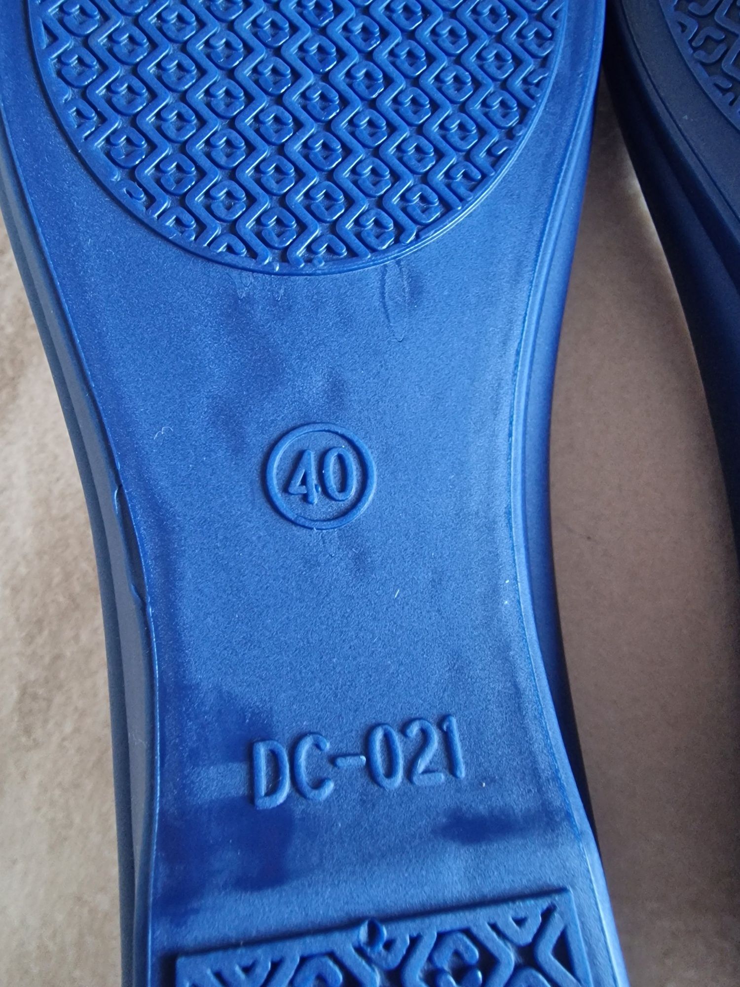 Sapatos Azuis Ponta Fina PVC Antiderrapantes Salto Alto