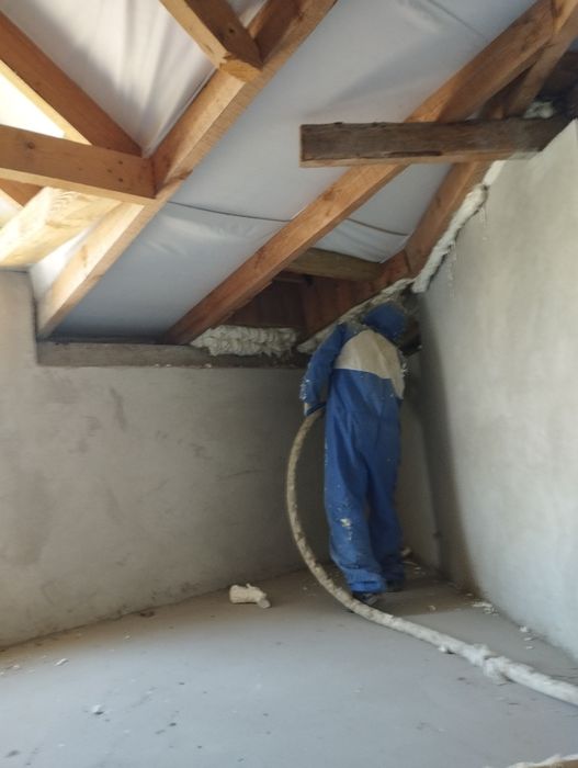 Утеплення пінополіуретаном, ппу, піною. Долина