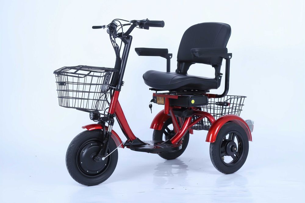Skuter elektryczny dla seniorów i nie tylko. Na zakupy i wędrówki