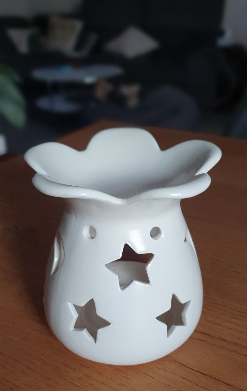 Kominek ceramiczny do świeczek i olejków.