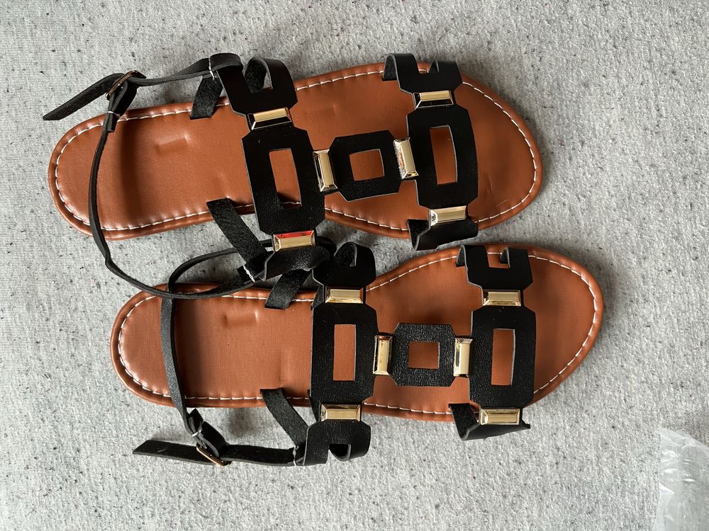 Nowe czarne damskie sandaly