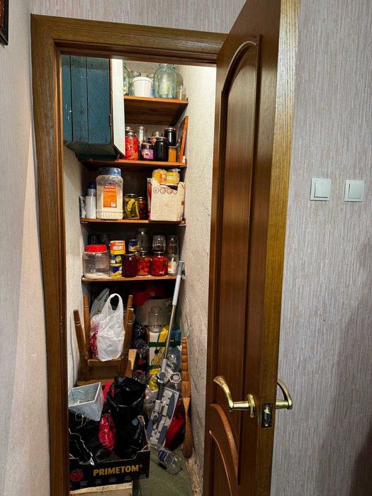 1к квартира, Озерна, вигляд на озеро, меблі, техніка, 38м² цегла 8/10п