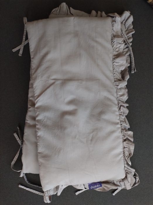 Ochraniacz na szczebelki do łóżeczka Jukki szary