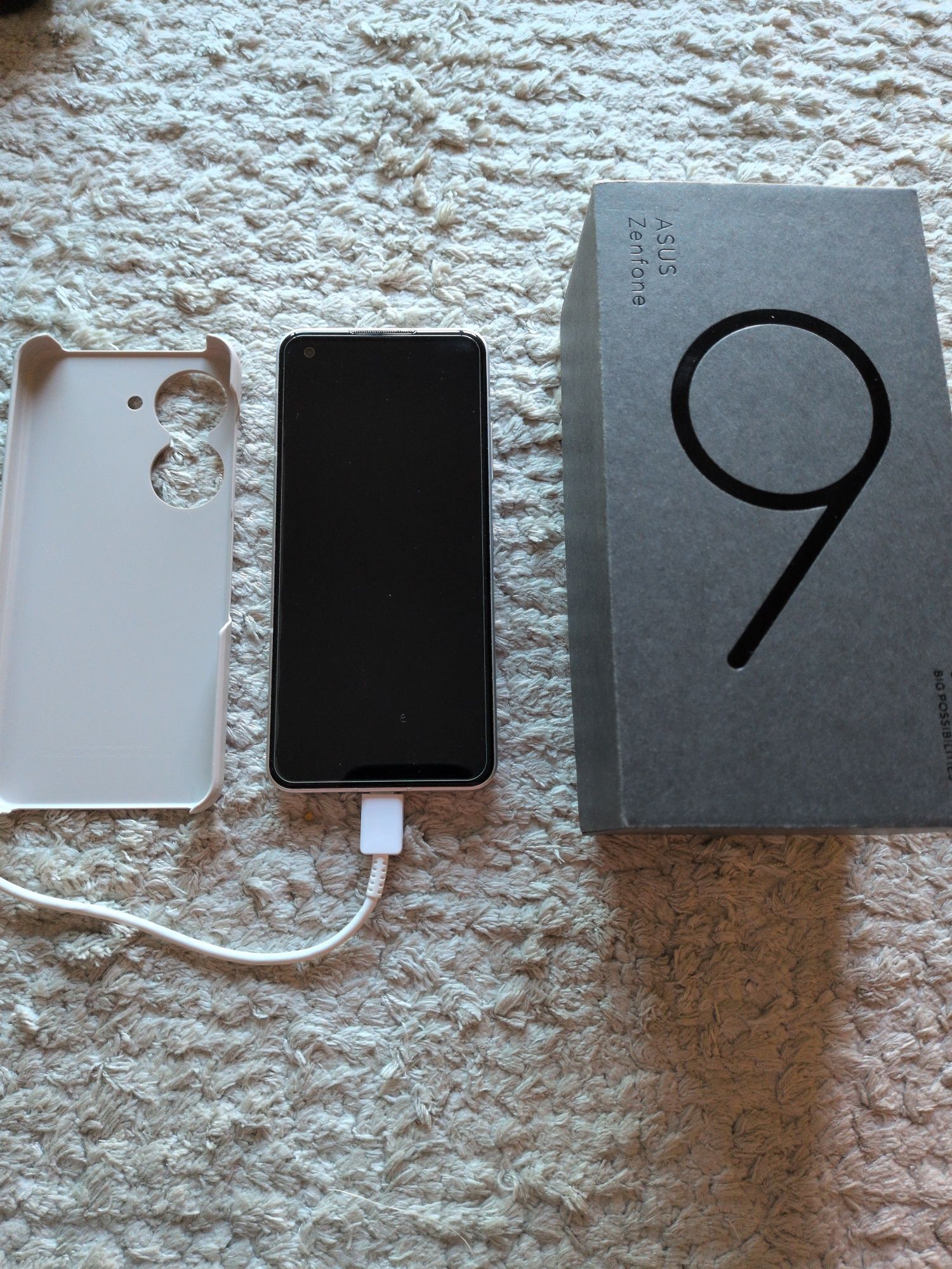 ASUS ZenFone 9 RAM 8 e 128GB