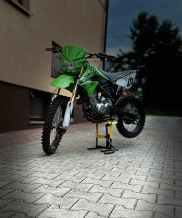 cross Defender 150 4t koła 19/16