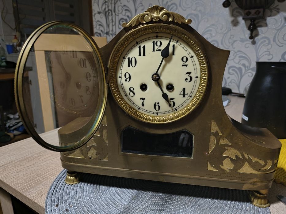 Stary zegar kominkowy