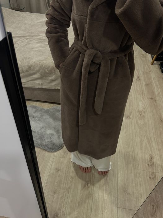 Коричнева еко-шубка