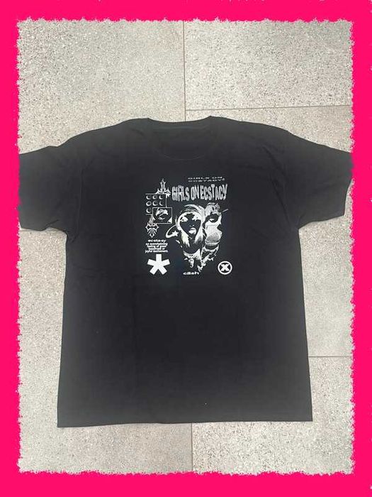 Czarna graficzna koszula z krótkim rękawem, fajna