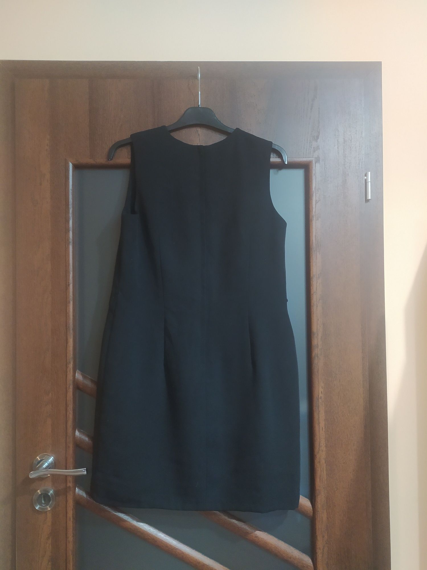 Sukienka bez rękawów mała czarna elegancka 42 XL