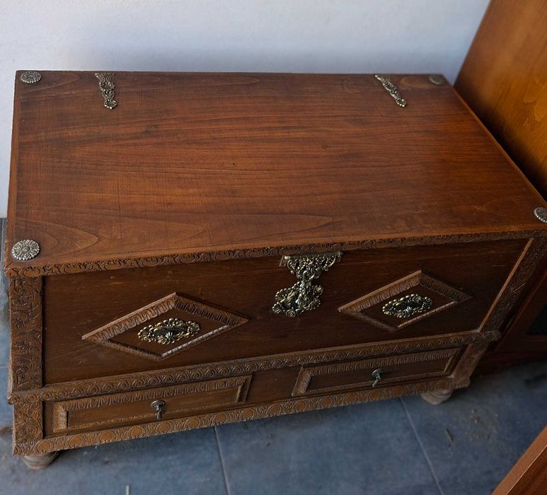 Arca em madeira para guardar enxoval ou outros artigos