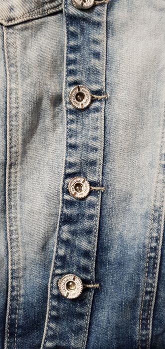 Piękny jeansowy kombinezon