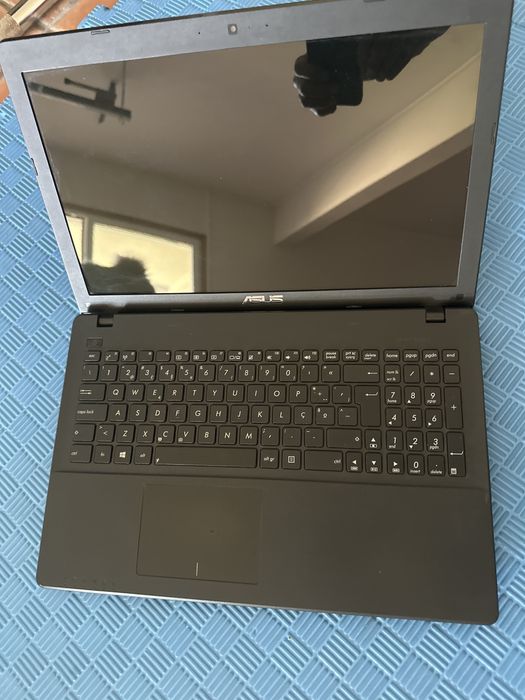 Portatil ASUS em boas condições.