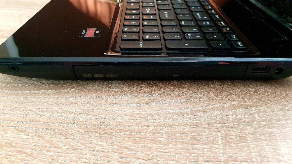 Laptop Lenovo Essential G585G E1-1200 4GB 500GB W8