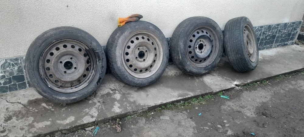 Шини з дисками r15