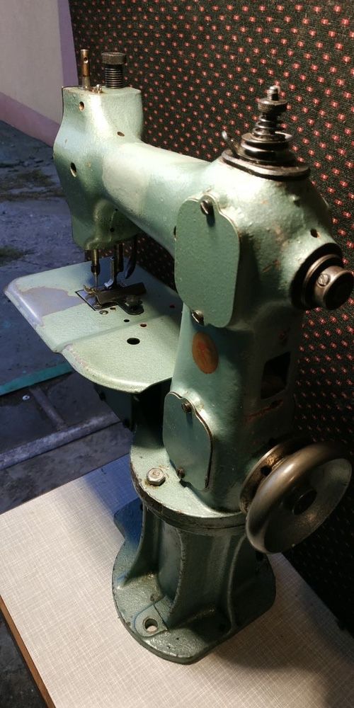 Швейная машина рукавная 28 класс ПМЗ для головных уборов