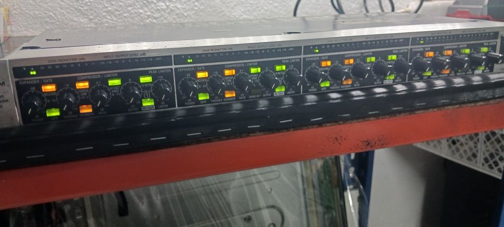 Processador Dinâmico BEHRINGER MDX4600